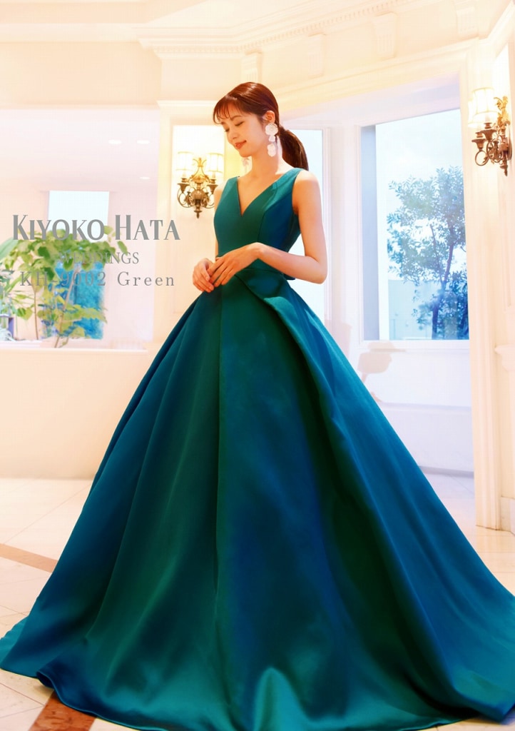 おしゃれ花嫁が注目しているブランド｜KIYOKO HATAのカラードレス 